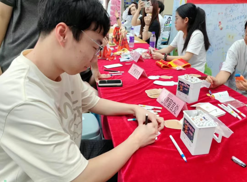 屏幕截图 2025-06-05 193350.png