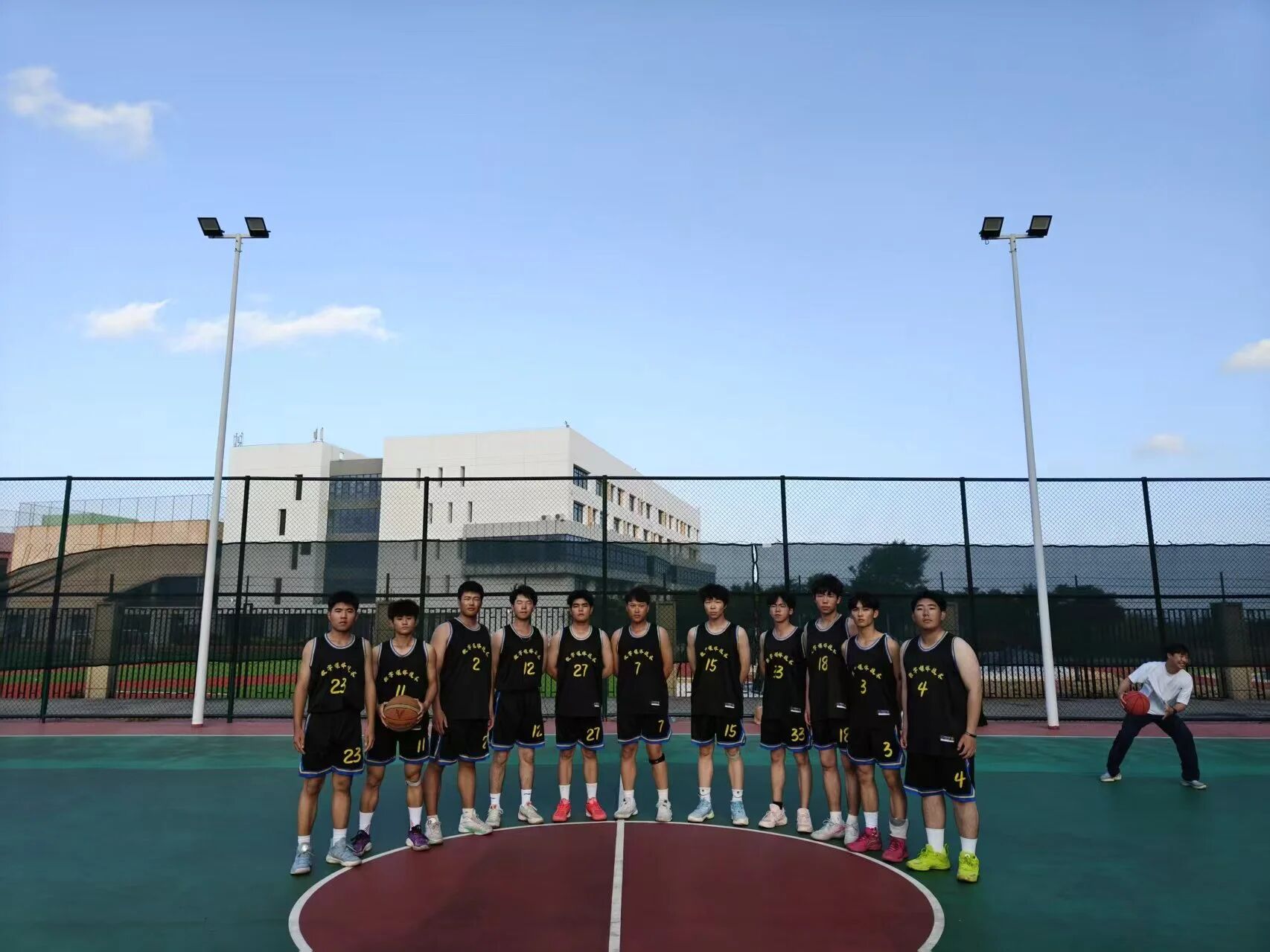 微信图片_2025-10-16_211310_602.jpg